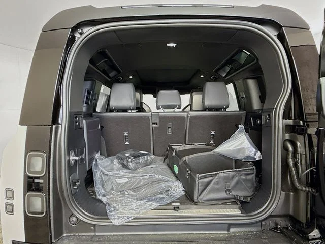 New 2026 Borasco Grey Land Rover  OCTA image 28