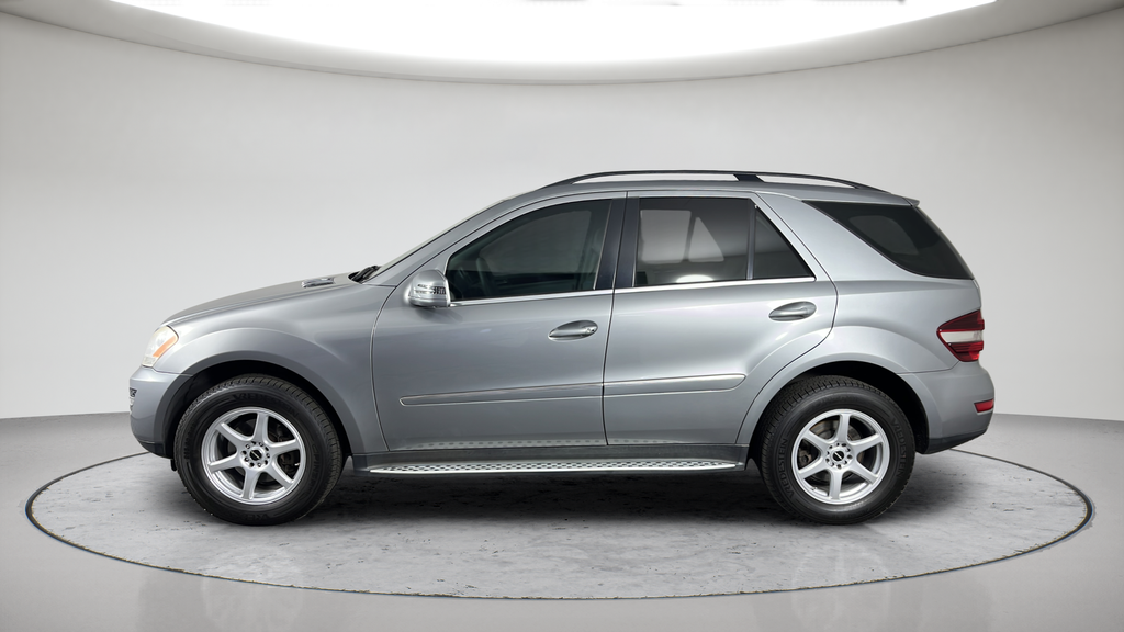Used 2011  Mercedes-Benz ML 350 image 11