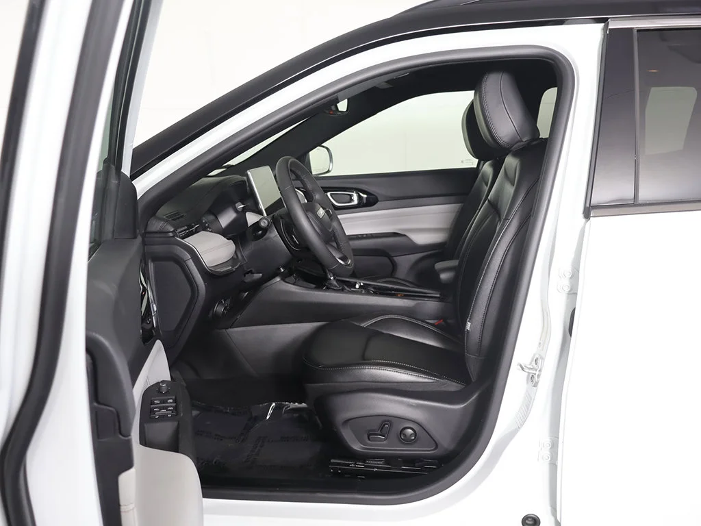 Used 2026 White Jeep Limited image 30
