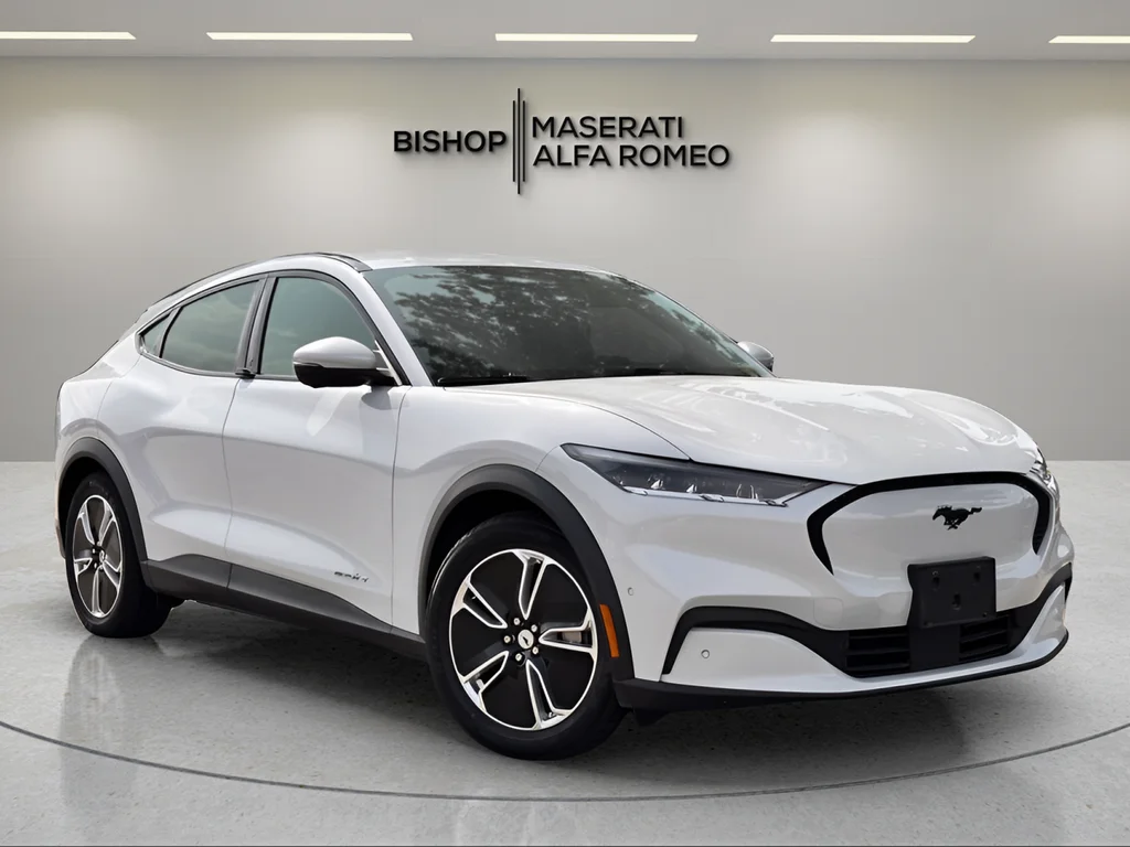 2022 Ford Mustang-Mach-e Select's photo
