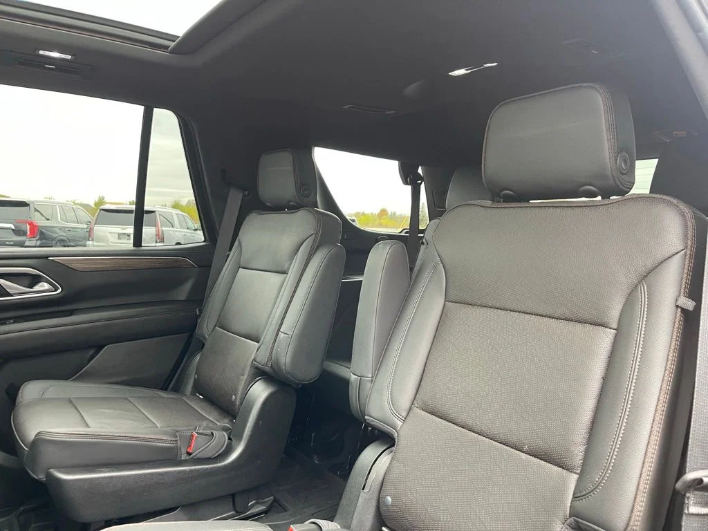 Used 2021  Chevrolet High Country image 29