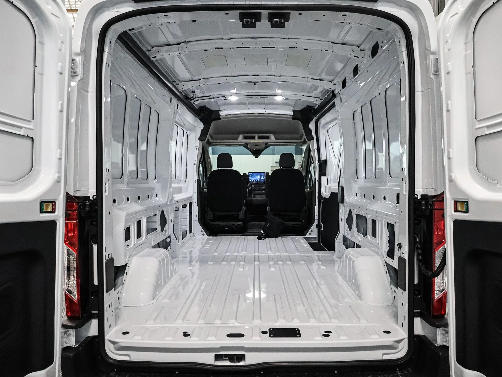New 2026 Oxford White Ford Cargo Van image 17