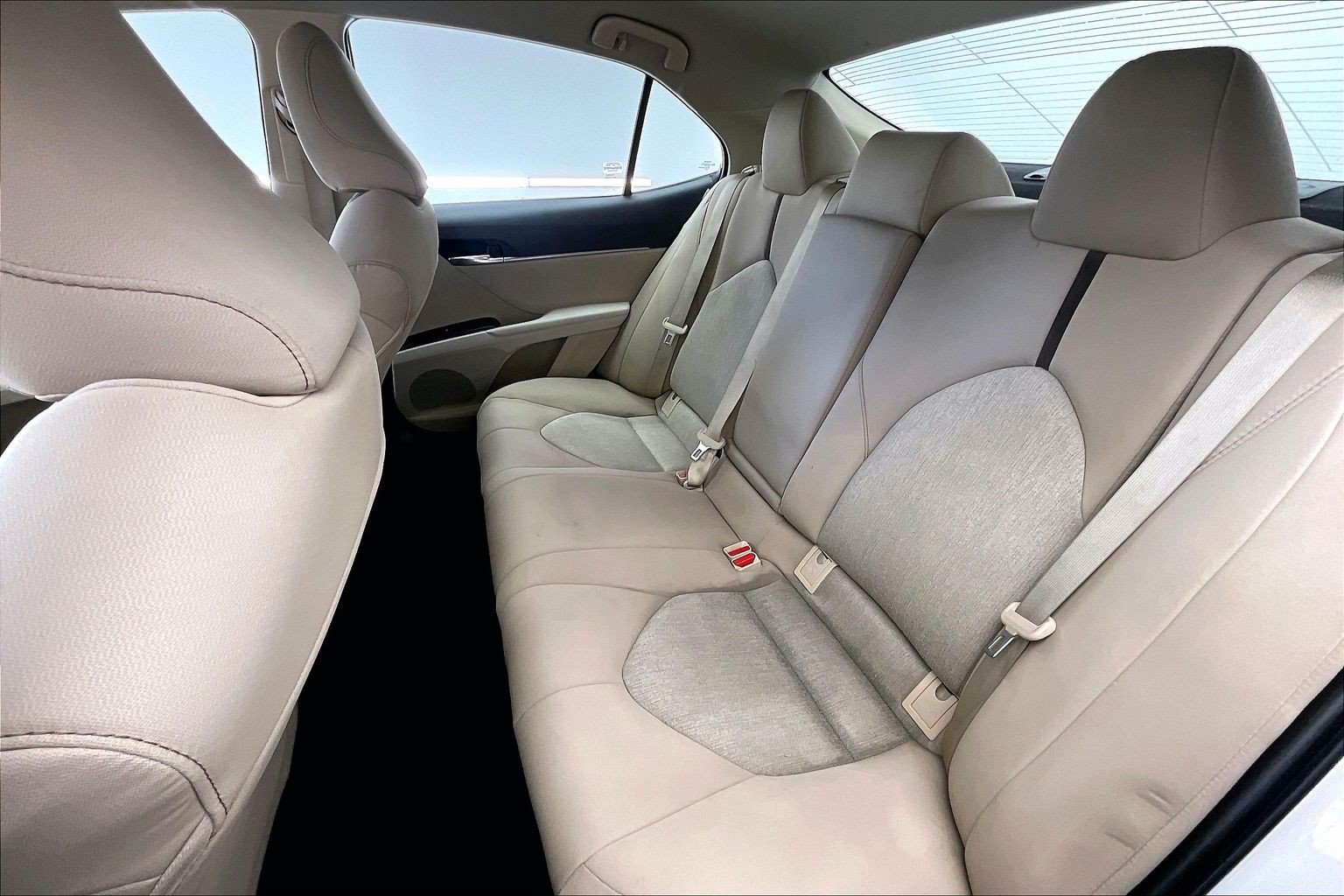Used 2020 Super White Toyota LE image 20