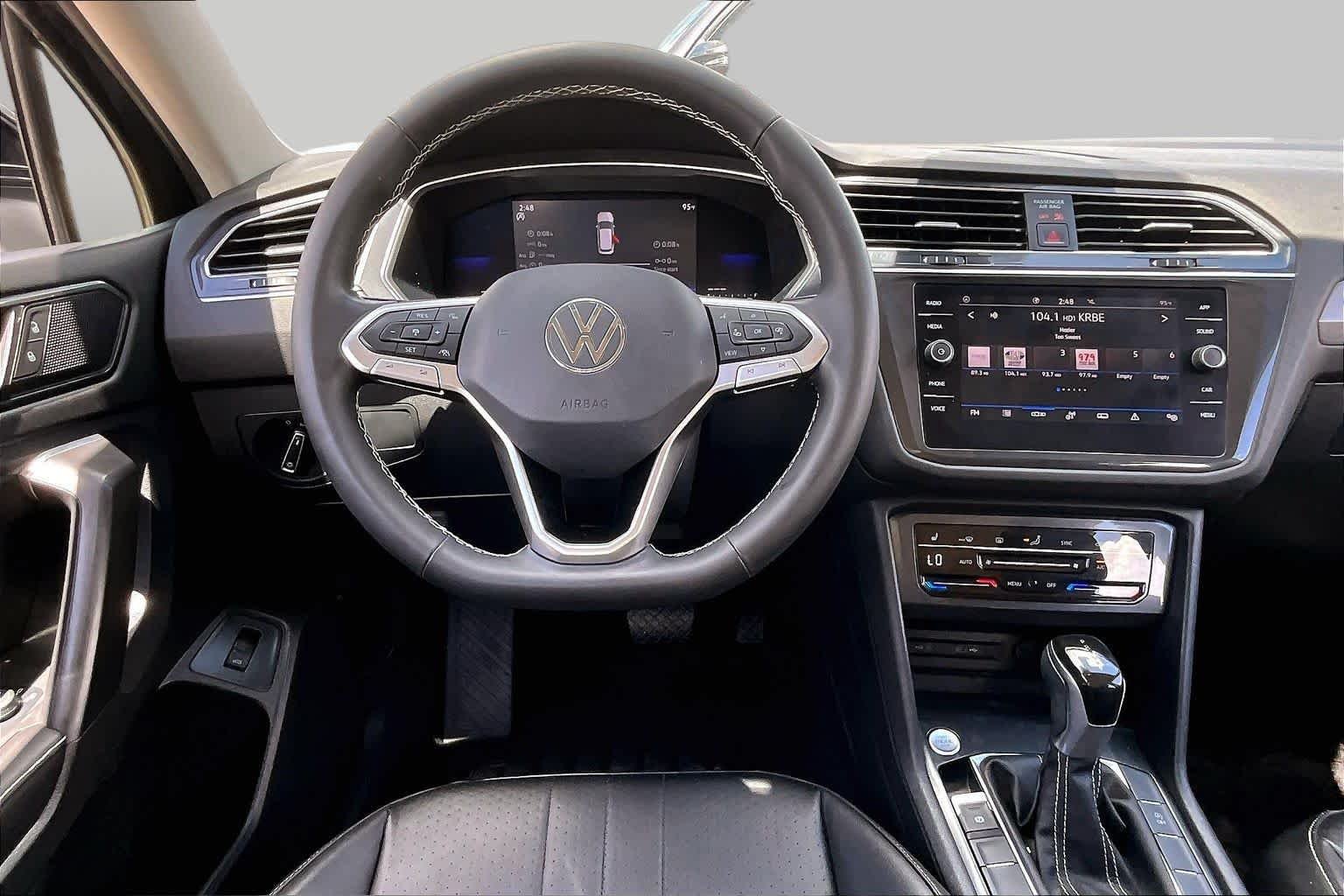 Used 2022 Deep Black Pearl Volkswagen SE image 6