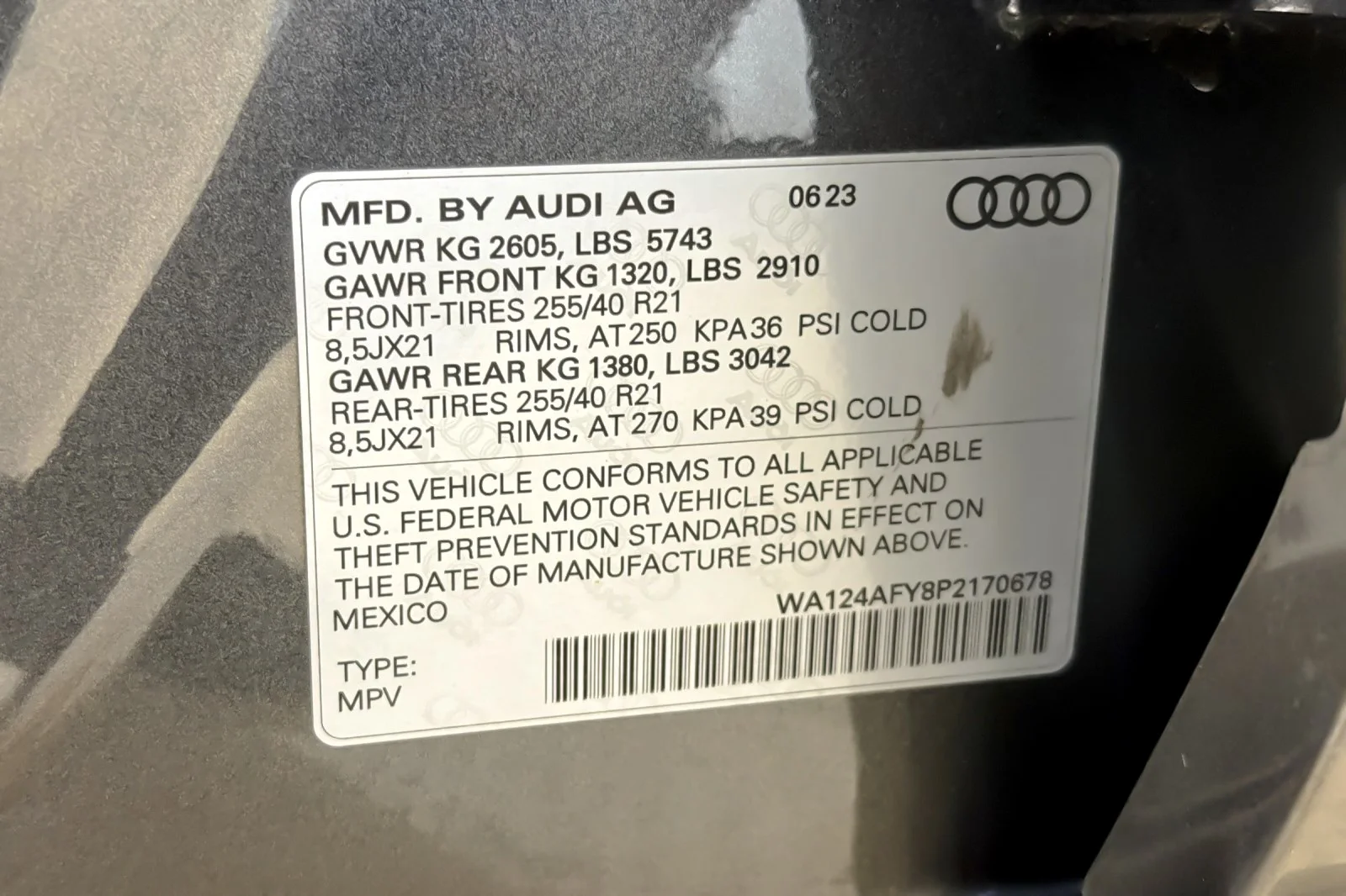Used 2023 Daytona Gray Pearl Effect Audi Premium Plus 3.0 TFSI quattro image 27