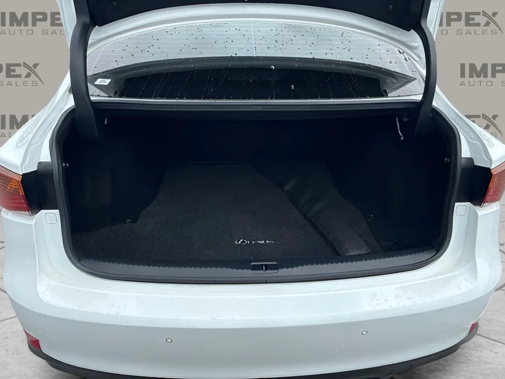 Used 2020 White Lexus 350 image 19