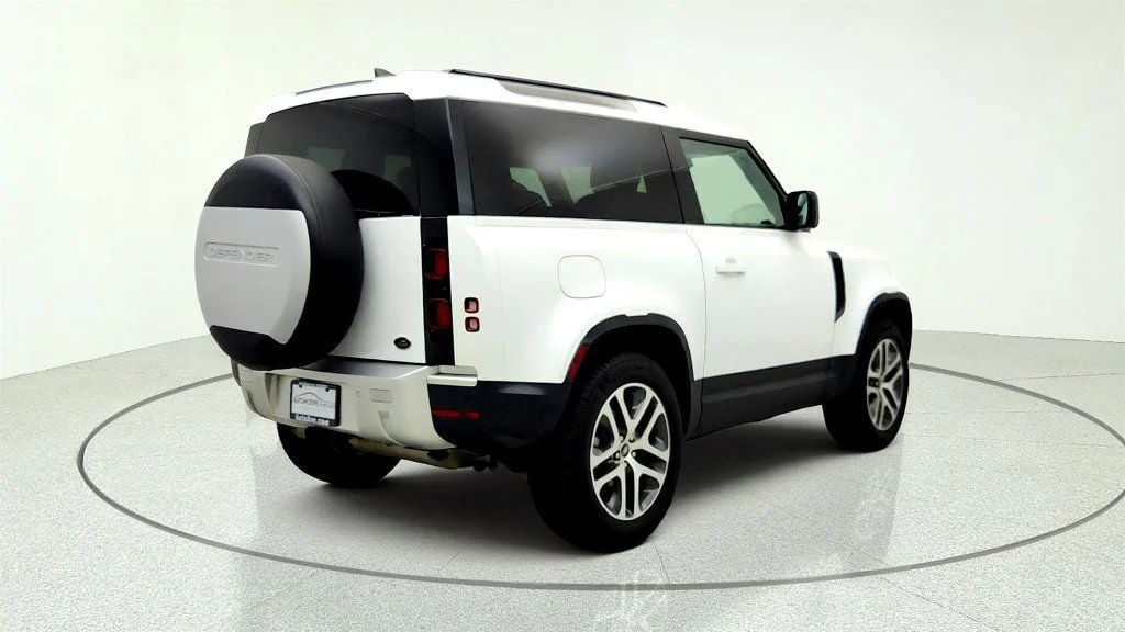 Used 2021 Fuji White Land Rover 90 S AWD w/ Premium LED Lights & Meridian Audio image 5