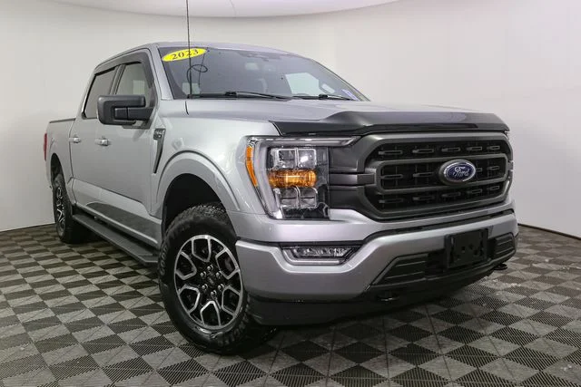 Used 2023 Silver Ford XLT image 3