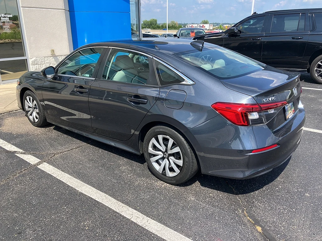 Used 2023 Meteorite Gray Metallic Honda LX image 4