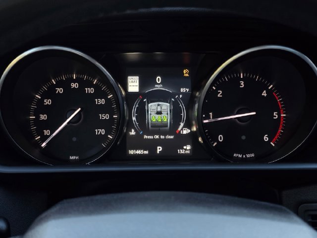 Used 2016 Mariana Black Land Rover HSE Td6 image 25