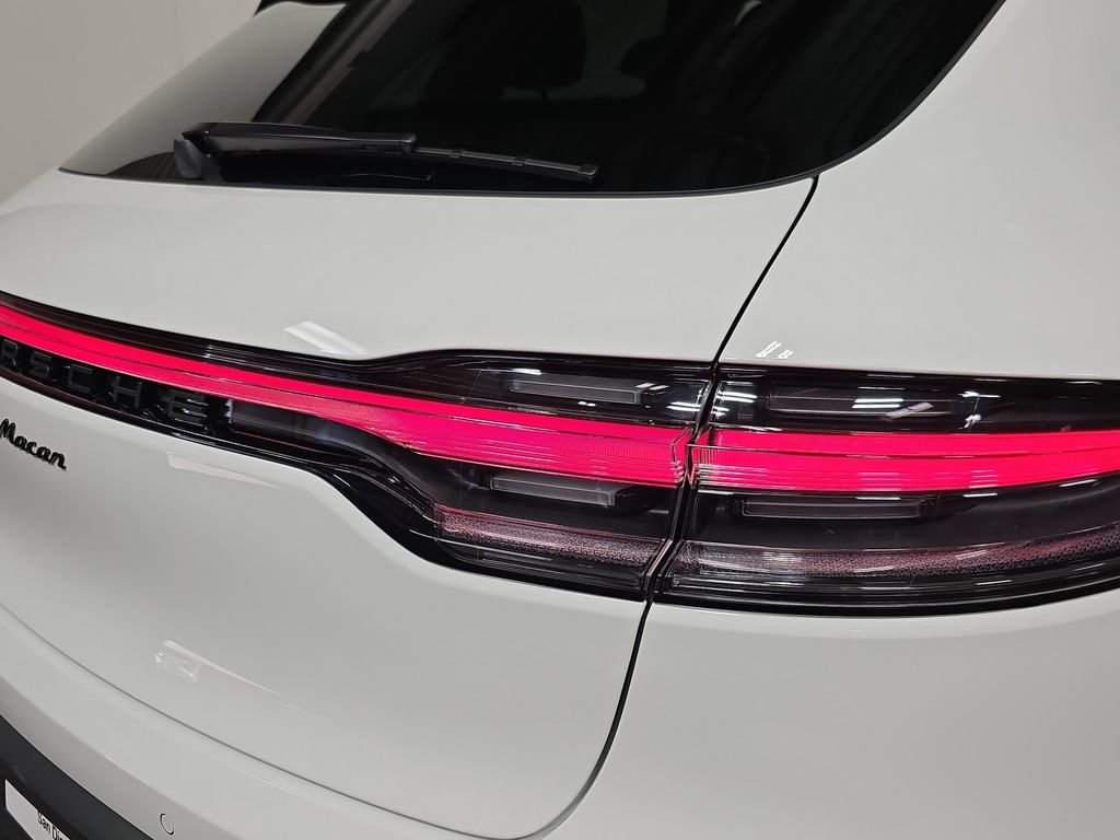 2025 Porsche Macan Base - Photo 30