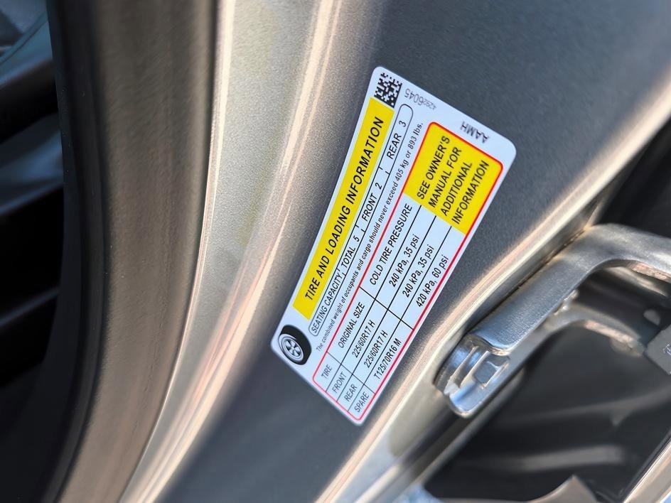 Used 2025 Sterling Gray Metallic Chevrolet LT image 31