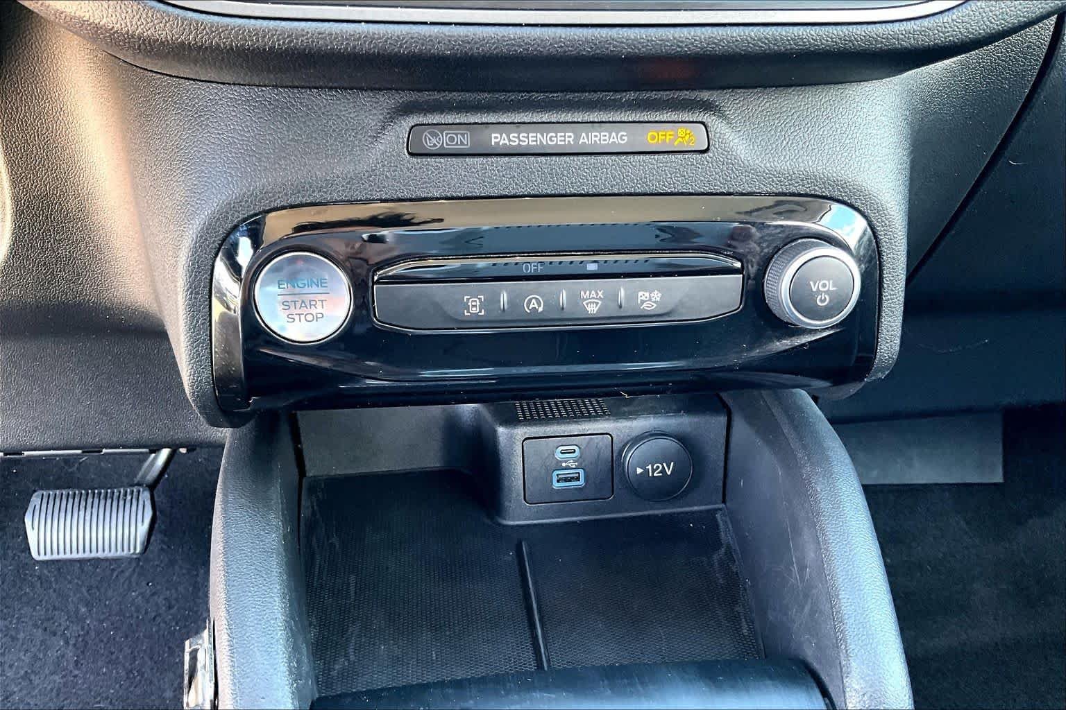 Used 2023 Oxford White Ford Active image 32