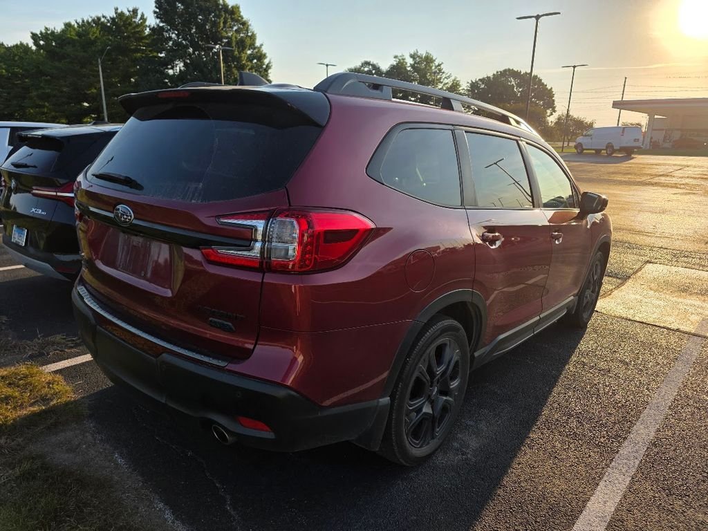 Used 2025 Crimson Red Pearl Subaru Onyx Edition image 3