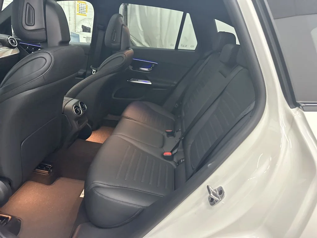 Used 2026 White Mercedes-Benz GLC 300 image 21