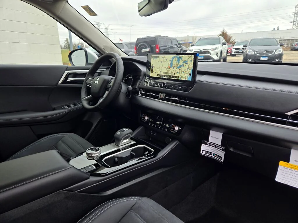 2026 Mitsubishi Outlander SE - Photo 5