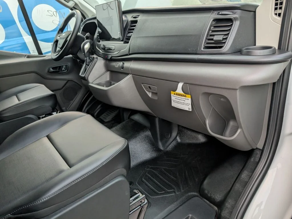 New 2026 Oxford White Ford Cargo Van image 4