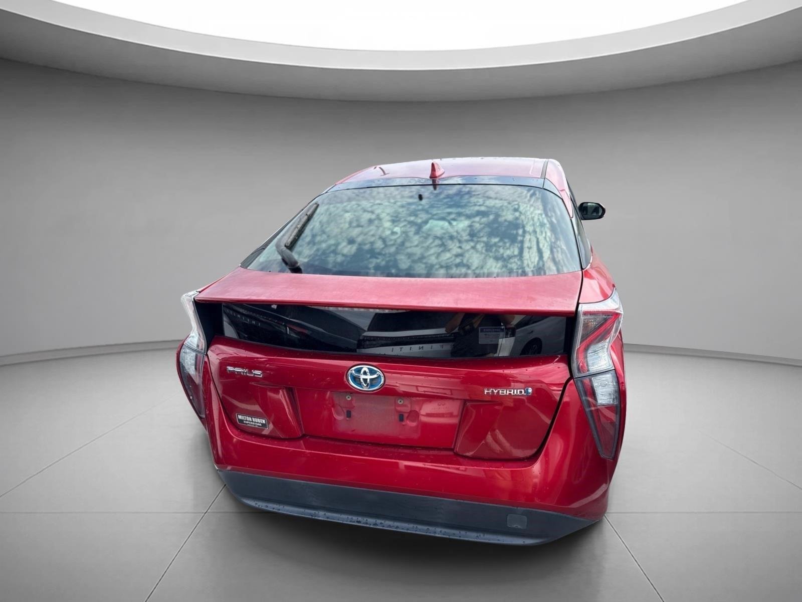 Used 2016 Hypersonic Red Toyota Two image 11