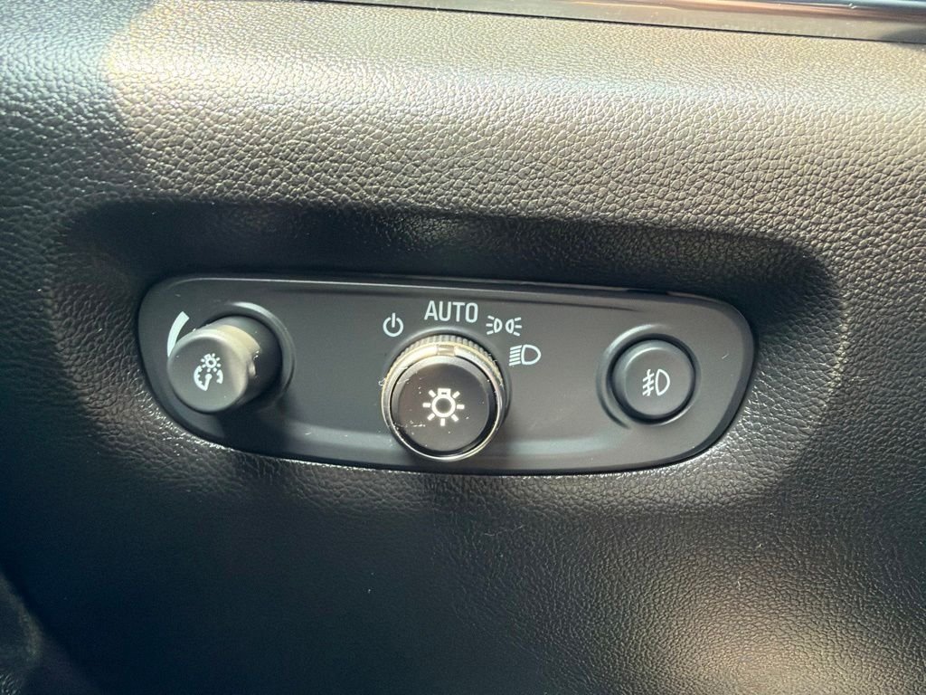 Used 2021 Gray Chevrolet LT image 27