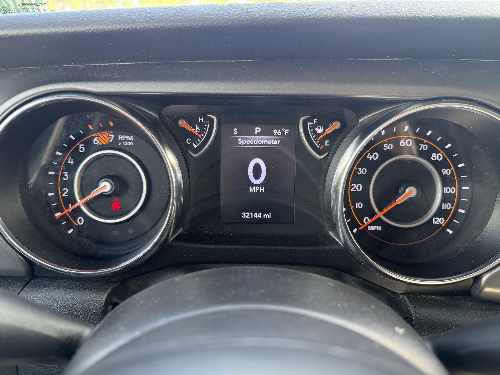 Used 2023 Earl Clearcoat Jeep Sport S image 10