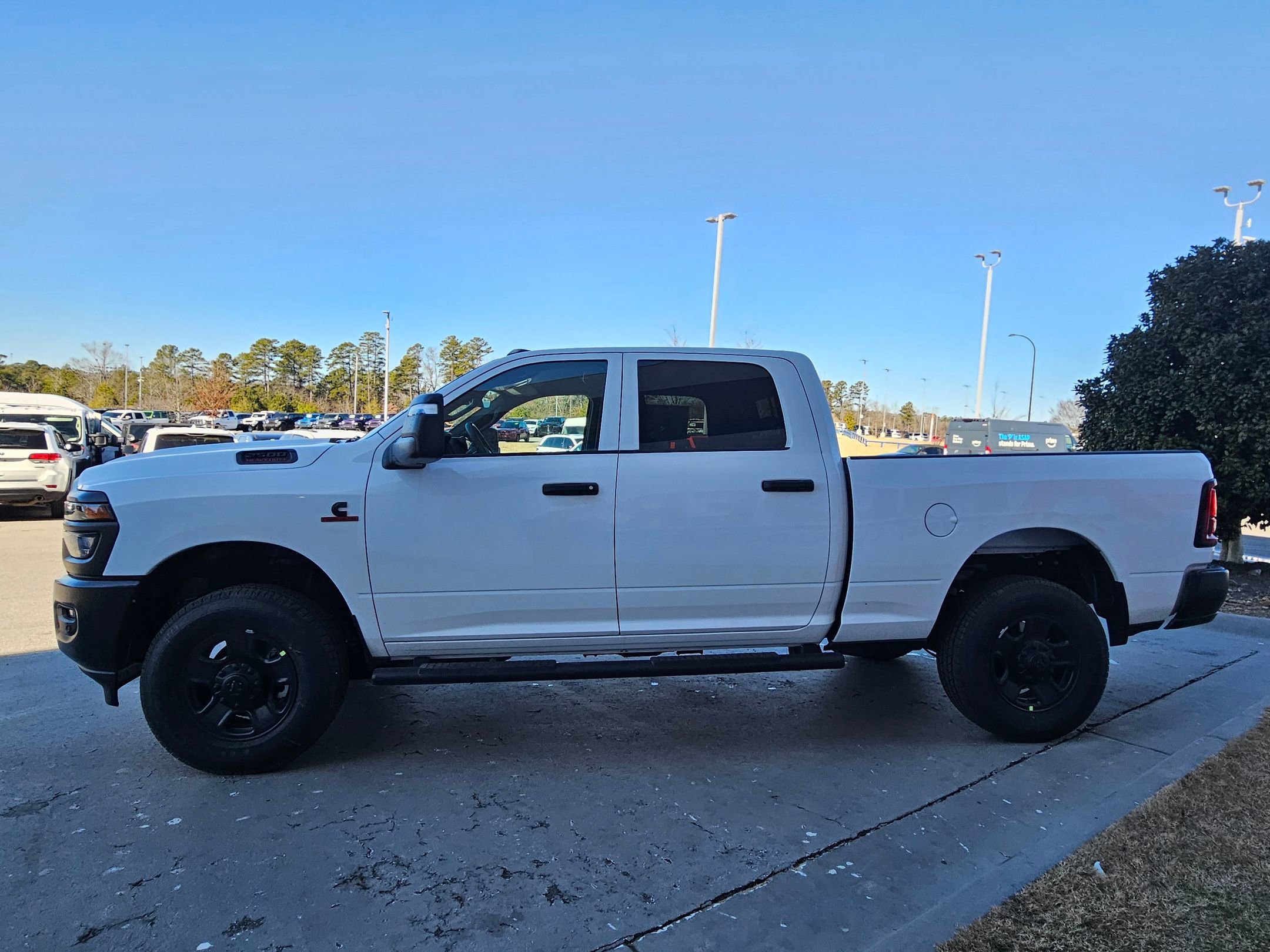New 2026 Bright White Clear-Coat Exterior Paint RAM Tradesman image 4
