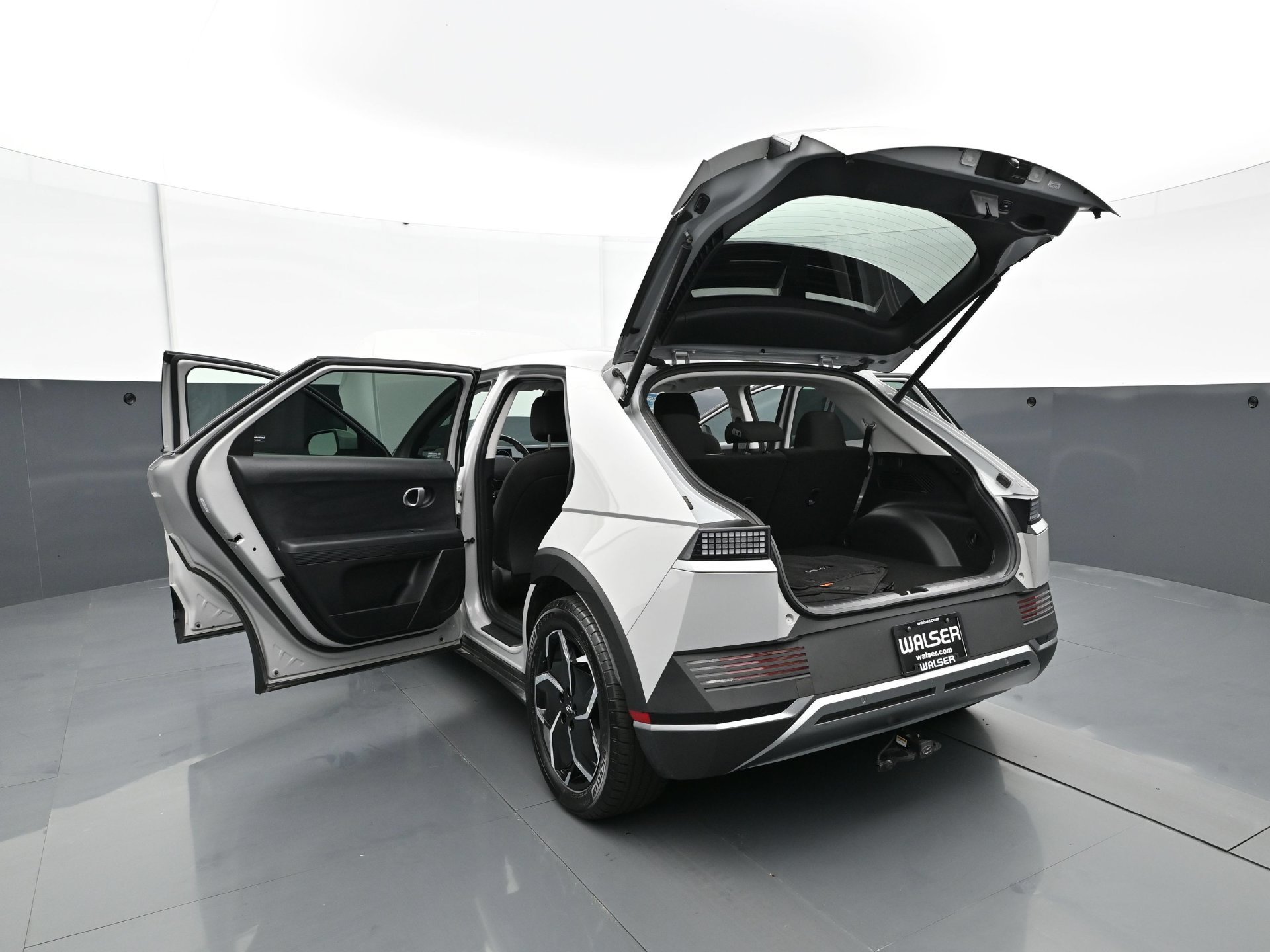 Used 2024 Cyber Gray Hyundai SEL AWD image 38