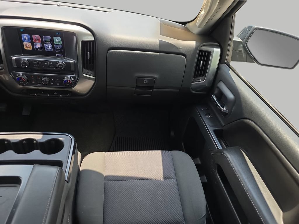 Used 2017 GRAPHITE METALLIC Chevrolet LT image 12
