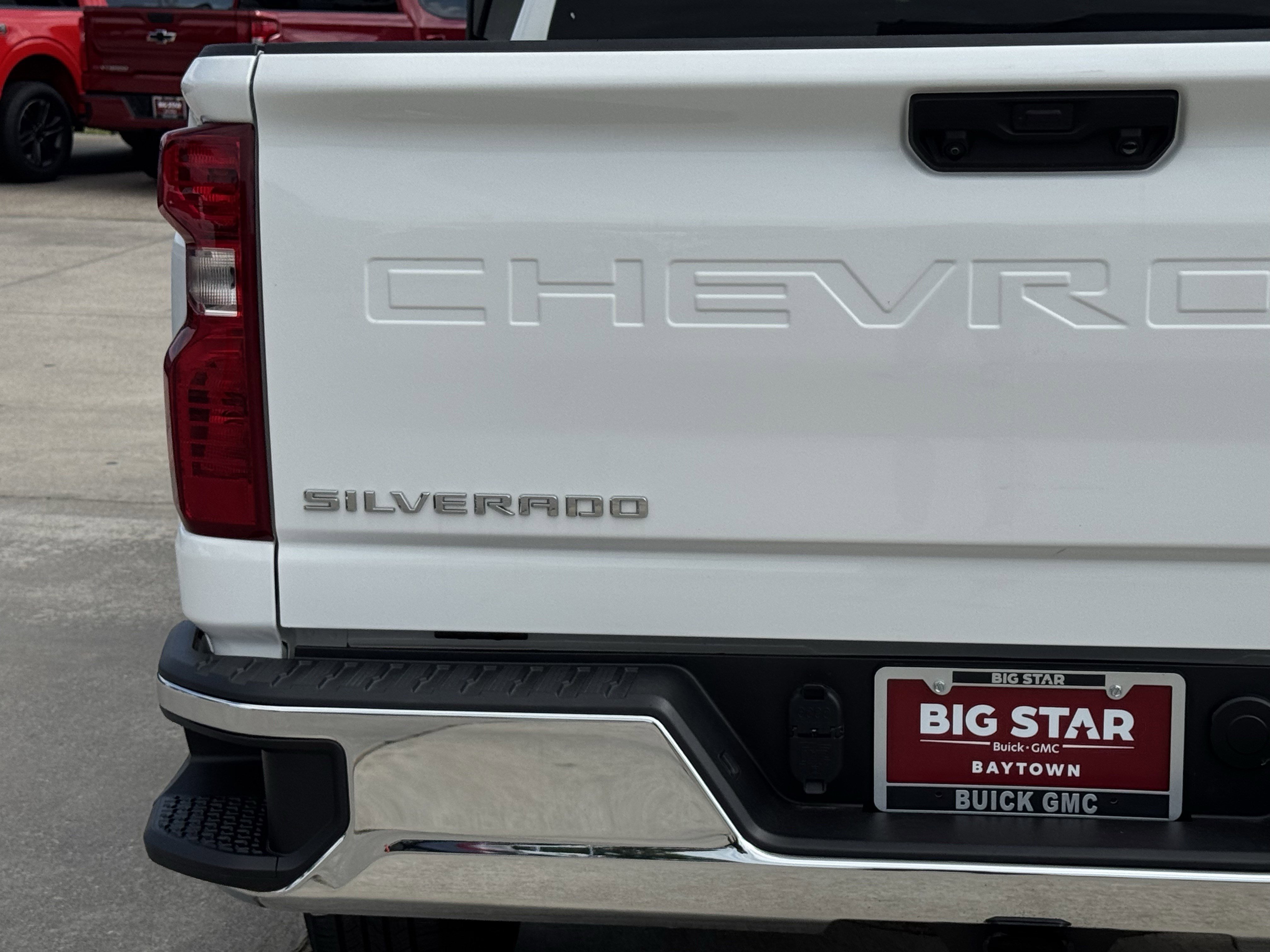 Used 2025 Summit White Chevrolet LT image 10