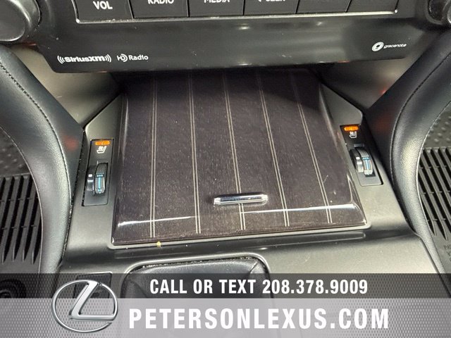 Used 2022  Lexus 460 Premium image 15