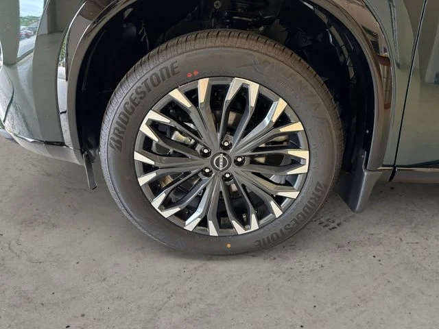 New 2026 Obsidian Green Nissan Platinum image 15