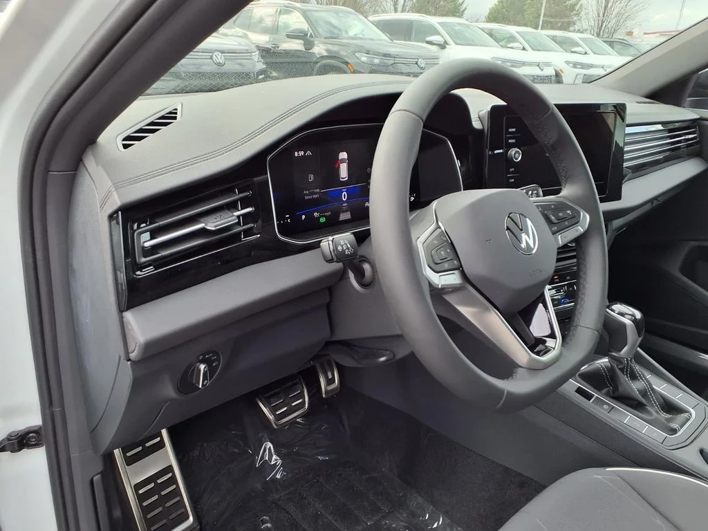 New 2026 Pure White Volkswagen 1.5T Sport image 10