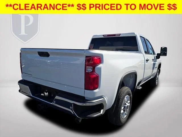 New 2026 Summit White Chevrolet WT image 7