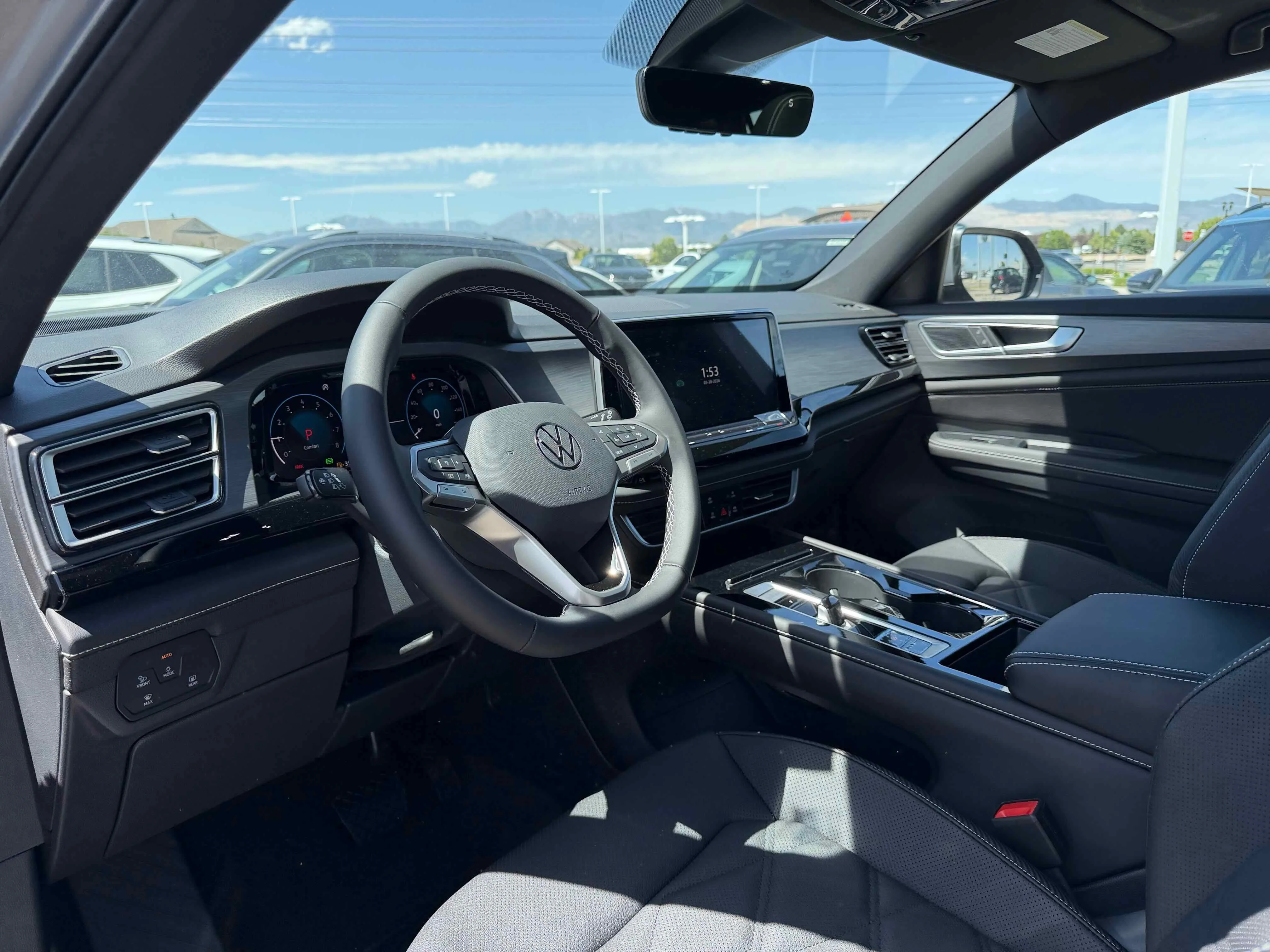 New 2026 Silver Mist Volkswagen 2.0T SE w/Technology image 13