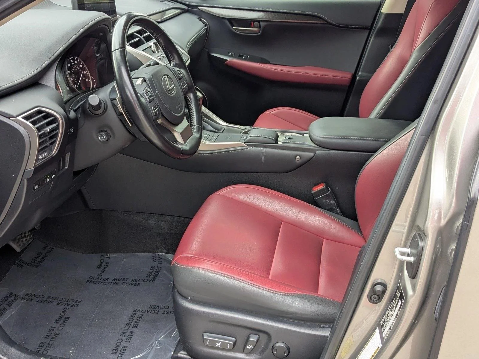 2021 Lexus NX 300 - Photo 15