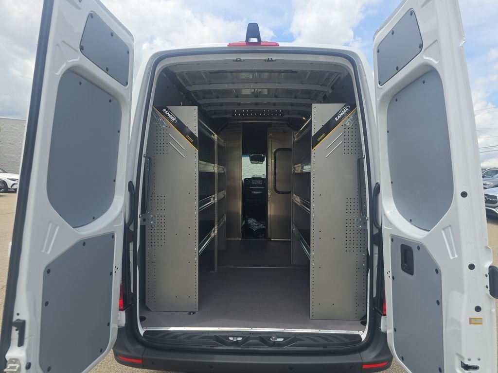 New 2026 Arctic White Mercedes-Benz Cargo 144 WB image 21