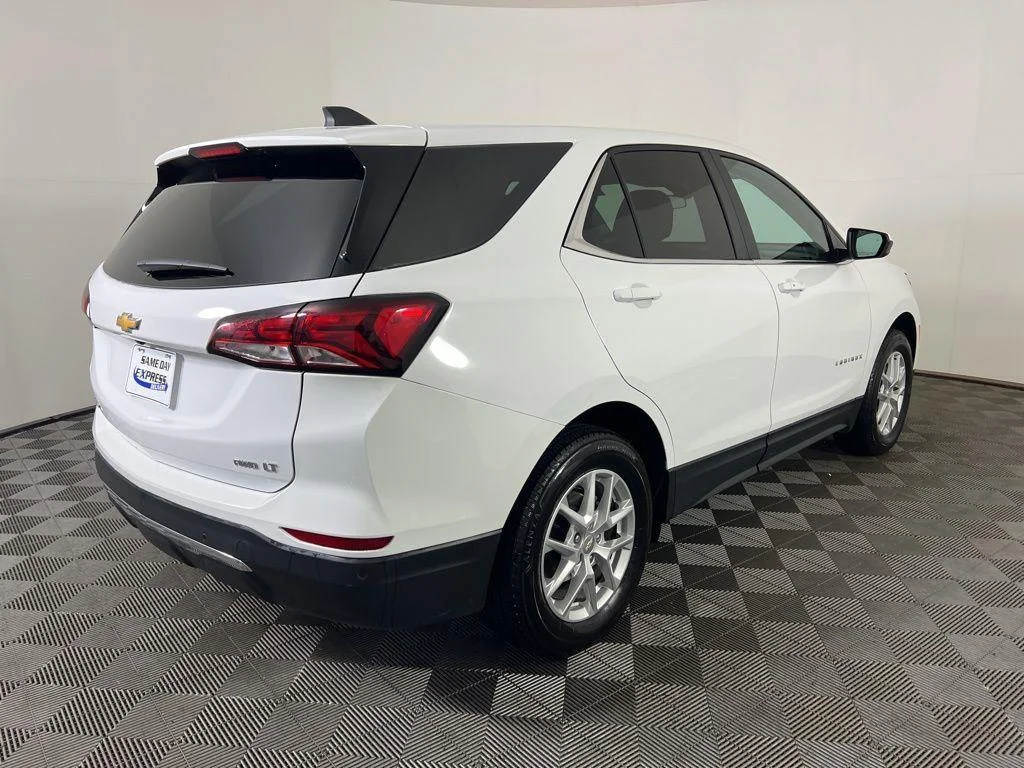 Used 2024 Summit White Chevrolet LT image 24