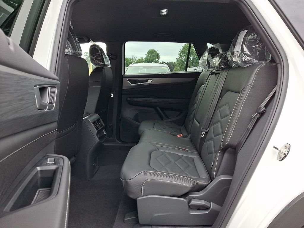 New 2026 White/off-white Volkswagen SE w/Technology image 6
