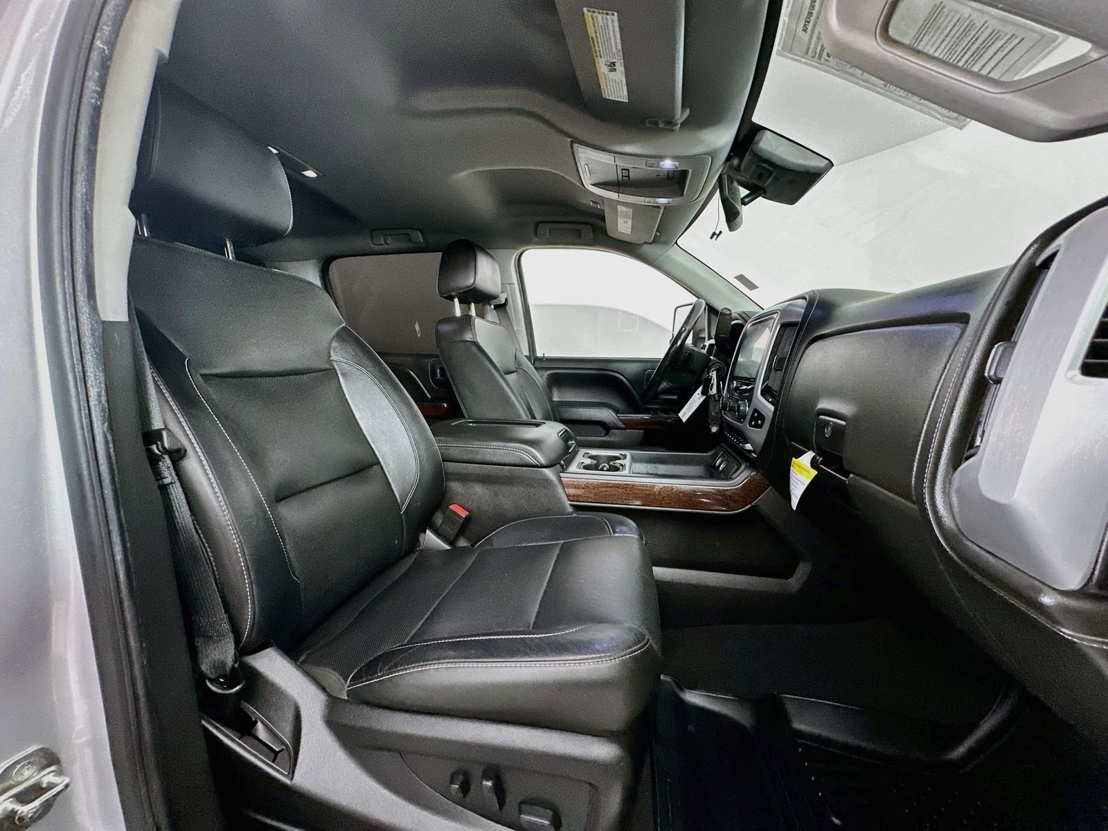 Used 2018 Quicksilver Metallic GMC SLT image 28