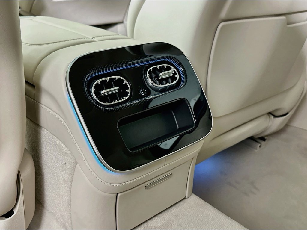 New 2027 MANUFAKTUR Moonlight White Metallic Mercedes-Benz S 580 image 26