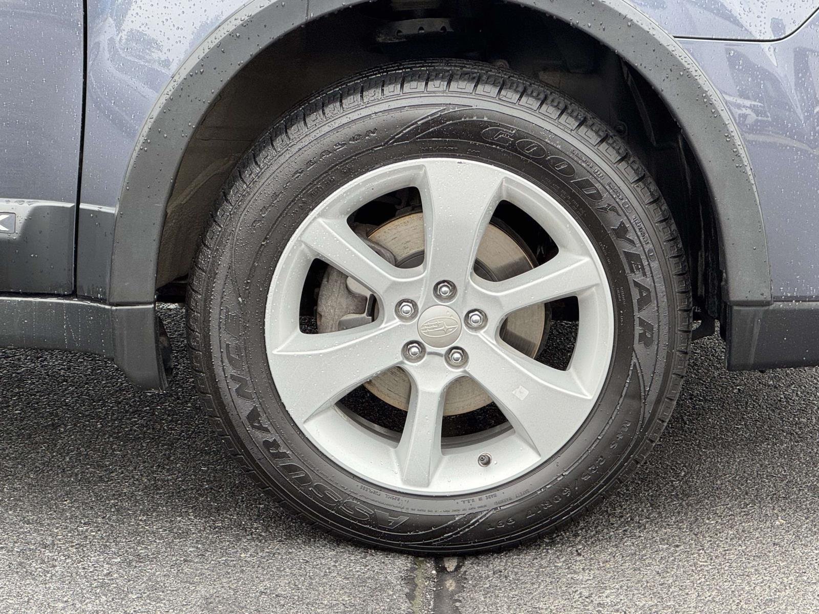 Used 2014 Carbide Gray Metallic Subaru 2.5i Premium image 7