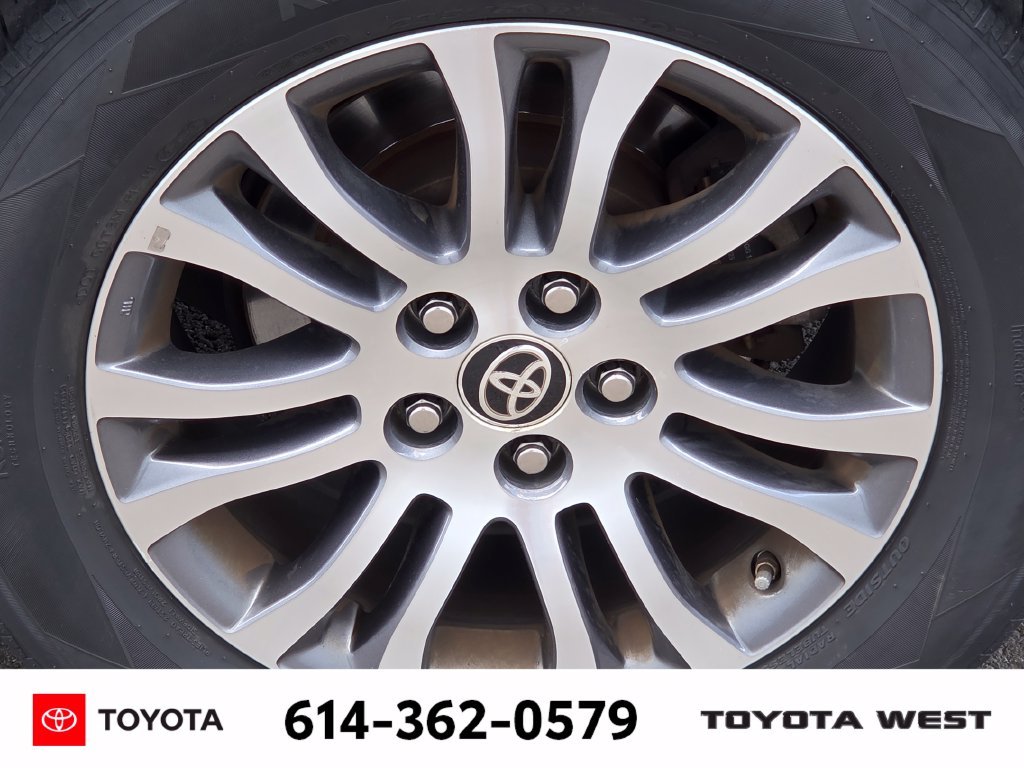 Used 2020 Black Toyota XLE Premium image 12
