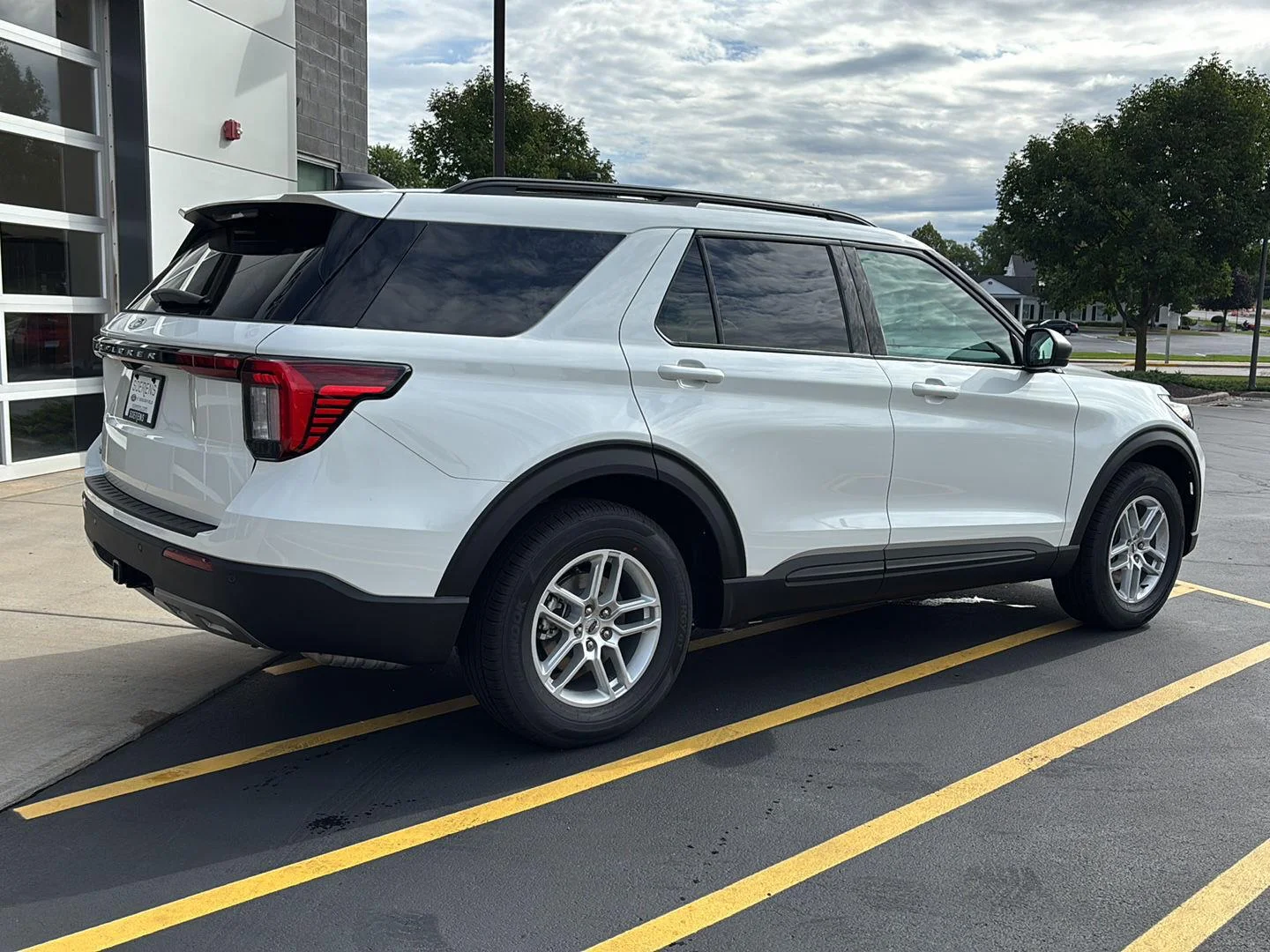 New 2027 Star White Metallic Tri-Coat Ford Active image 6