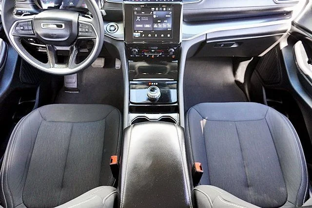 Used 2023 White Jeep Laredo image 20