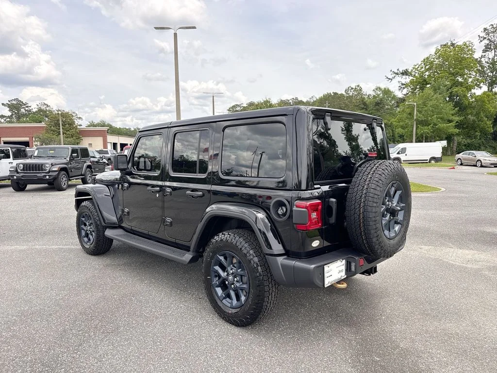 New 2026 Black Clear-Coat Exterior Paint Jeep  image 6