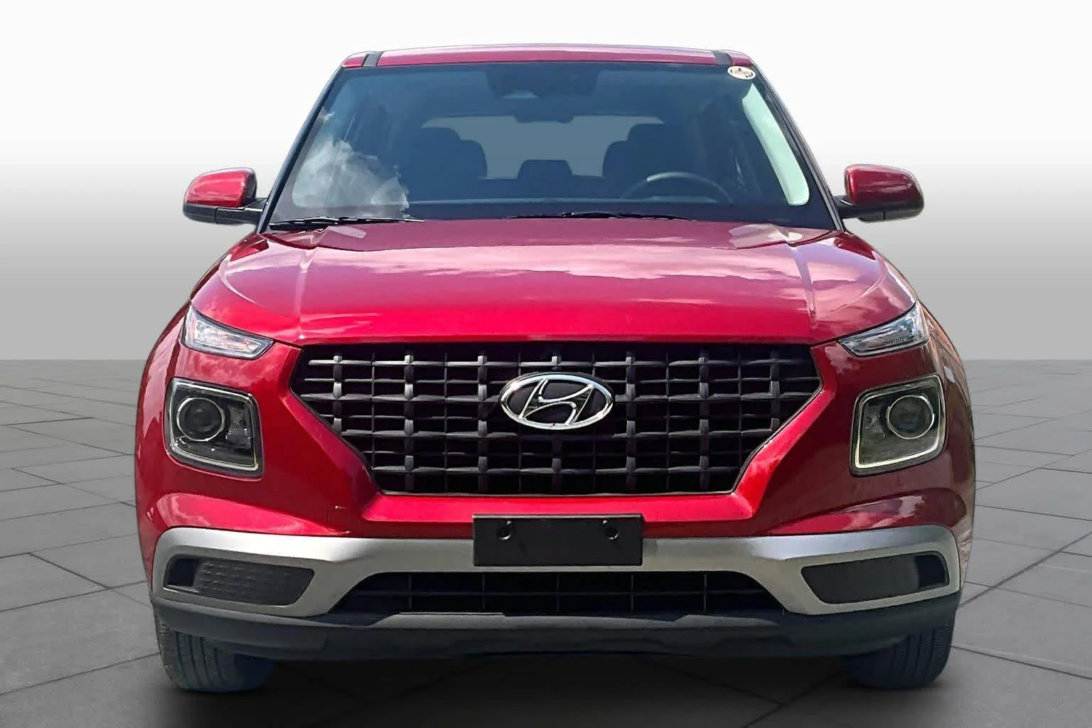 Used 2025 Ultimate Red Hyundai SE image 4