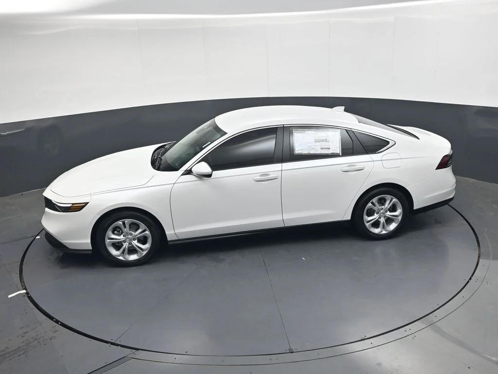 New 2026 Platinum White Pearl Honda LX image 31