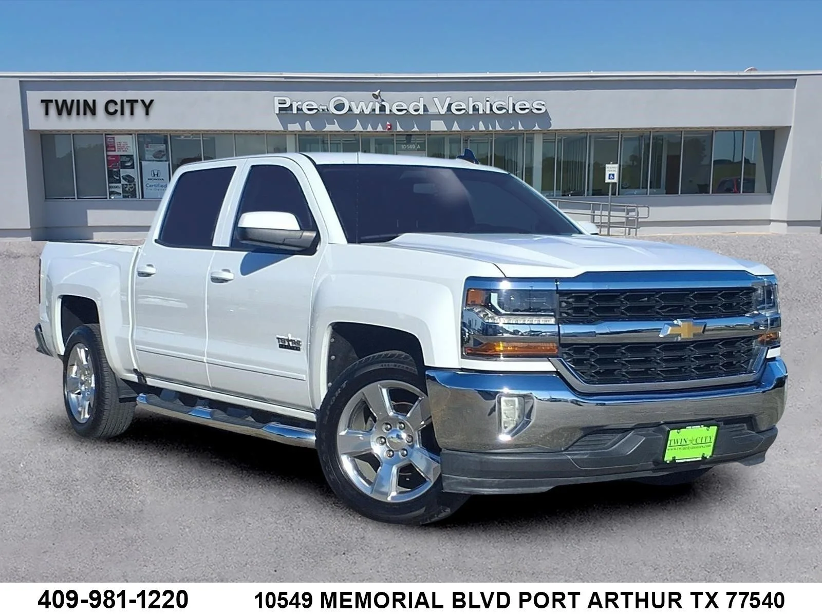 Used 2017 White Chevrolet LT image 1