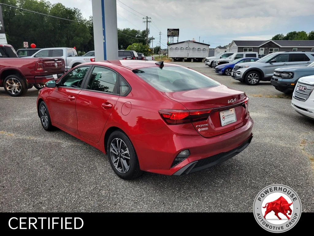 Used 2024 Red Kia LXS image 3