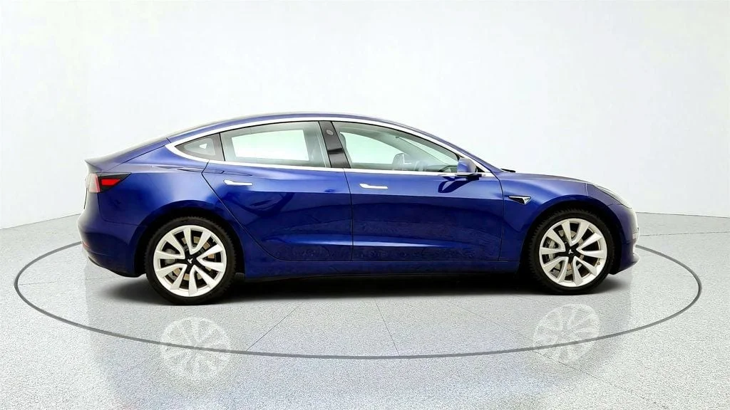 Used 2018 Deep Blue Metallic Tesla Long Range Battery RWD w/ 19