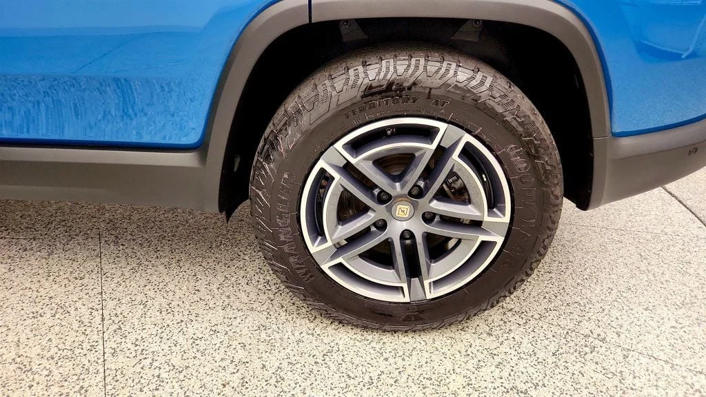 Used 2025 Rivian Blue Rivian Adventure Dual-Motor Standard Pack w/ Autonomy Driver Assistance image 9